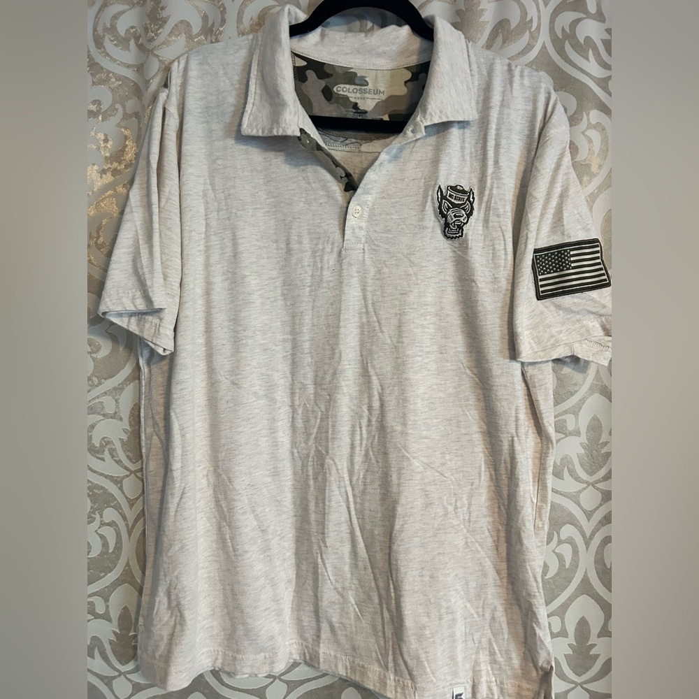 Colosseum NC State Wolfpack OHT Oatmeal/Camo Men’s Polo